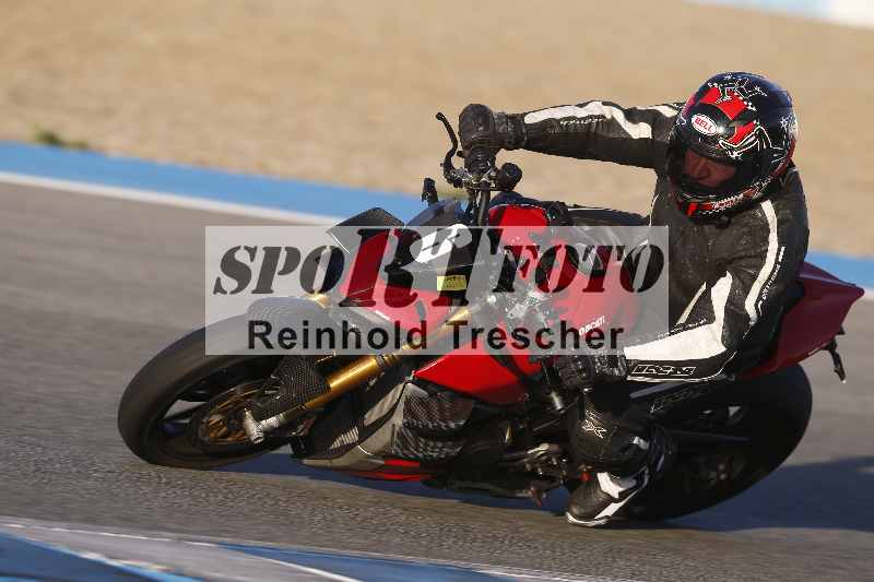 /Archiv-2024/02 29.01.-02.02.2024 Moto Center Thun Jerez/Gruppe gruen-green/6